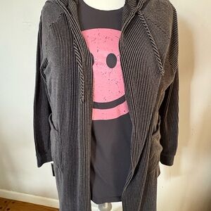 Tres Bien 2 piece GrayJogger Set. Size Large